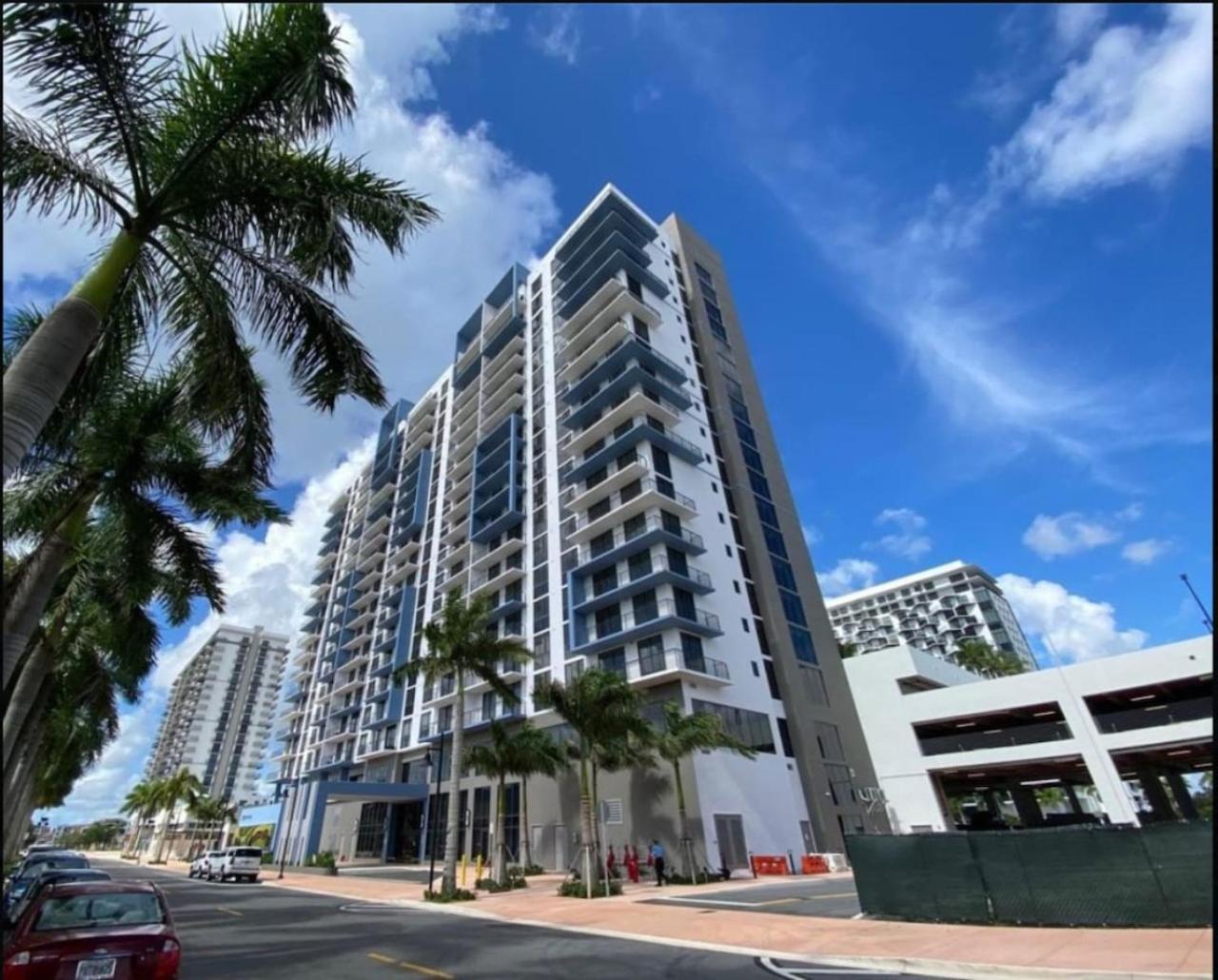 Style Luxury Living In Doral, Appartamento Miami