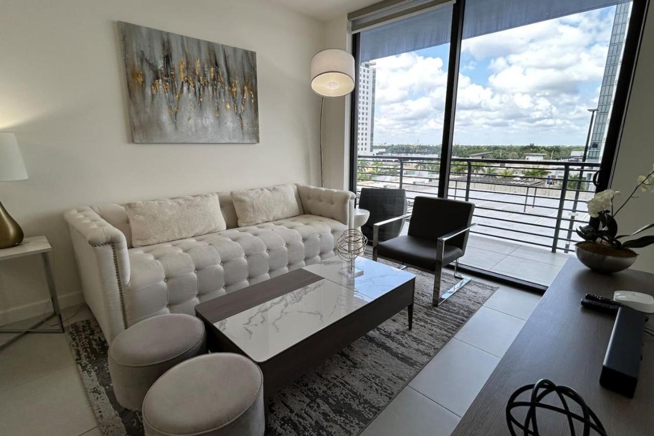 Style Luxury Living In Doral, Appartamento