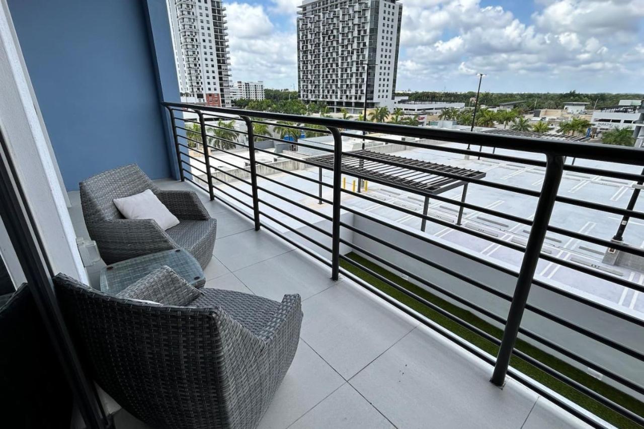 Style Luxury Living In Doral, Appartamento Miami
