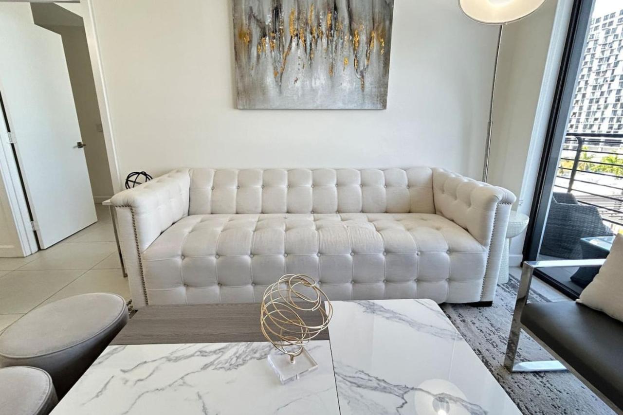 Style Luxury Living In Doral, Appartamento Miami