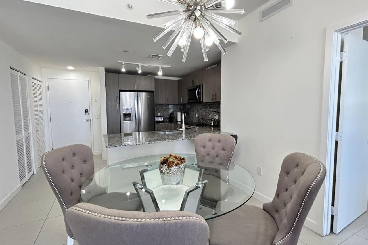 Style Luxury Living In Doral, *