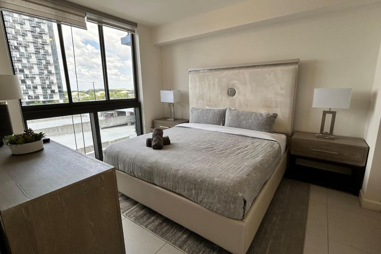 Style Luxury Living In Doral, *