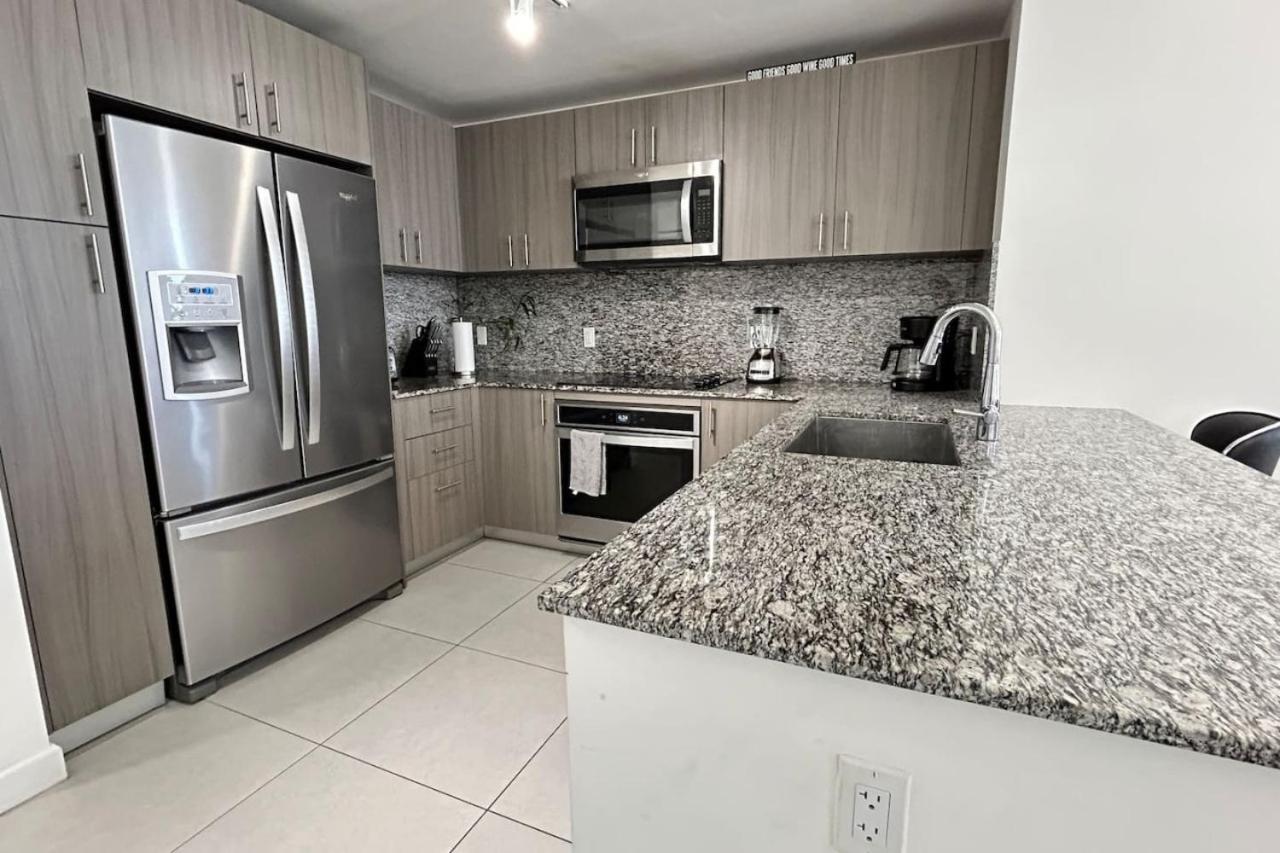 Style Luxury Living In Doral, *